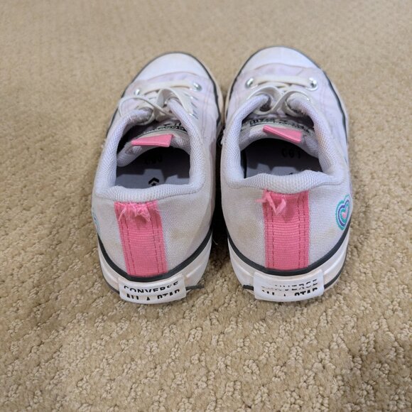 Chuck Taylor All Star Madison Embroidered Hearts Easy On - Picture 3 of 4